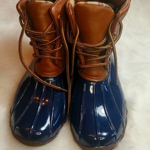 Stylish Winter & Snow Boots with Built in Fleece Material